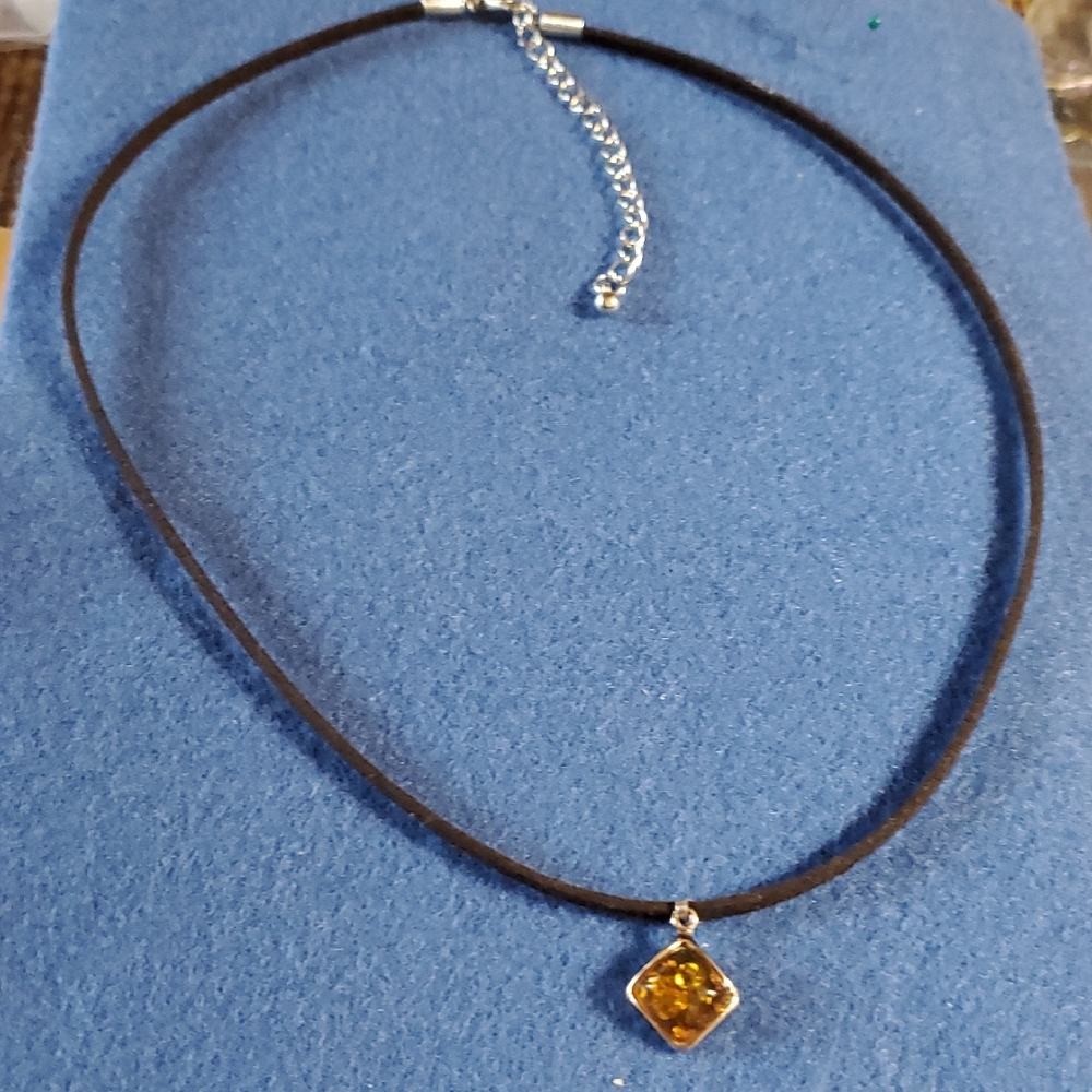 Elegant Vintage Amber and Silver Pendant Necklace